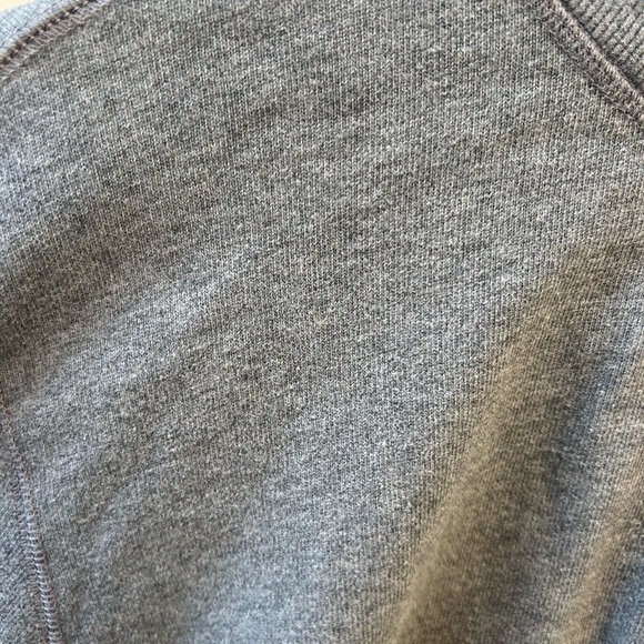 Men's size large grey vineyard vines 1/4 zip neck cotton sweatshirt - Picture 3 of 10